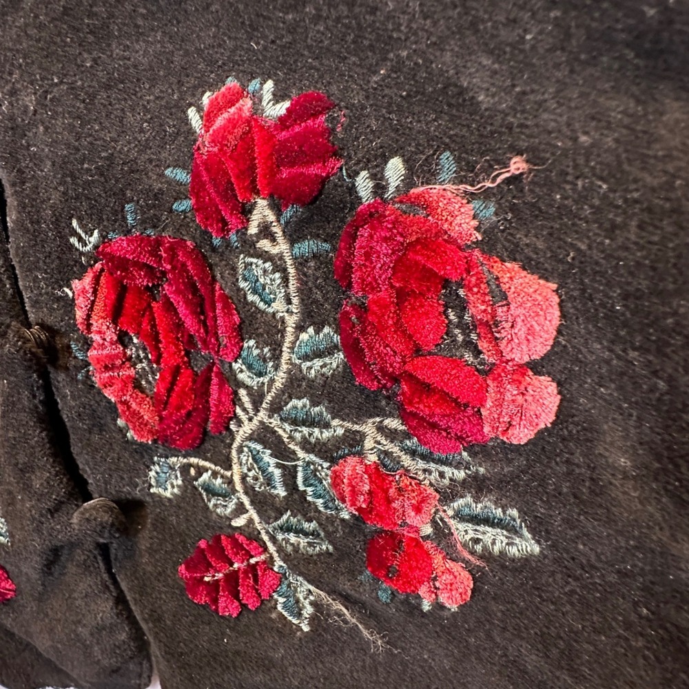 TanTrums Vintage Black Velvet Floral Embroidered Vest Red Rose Large - Picture 6 of 9